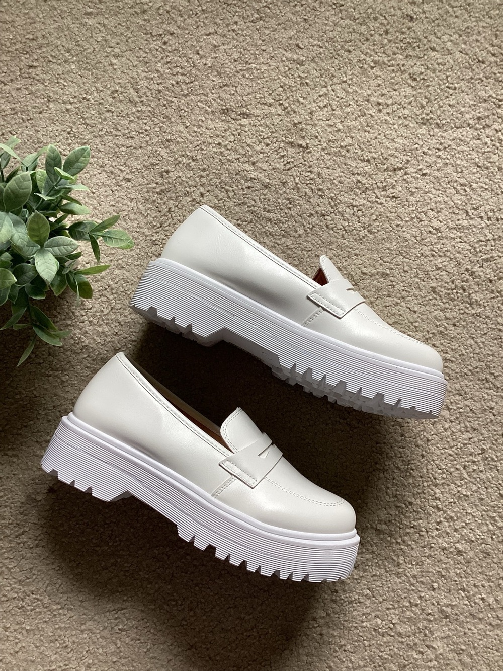 Qupid White Penny Loafer Chunky Platform Shoes Size 8